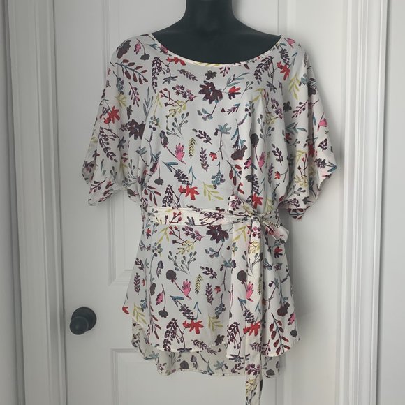 Jessy B Medium Format Memory Tunic in Sprigs - Picture 6 of 8